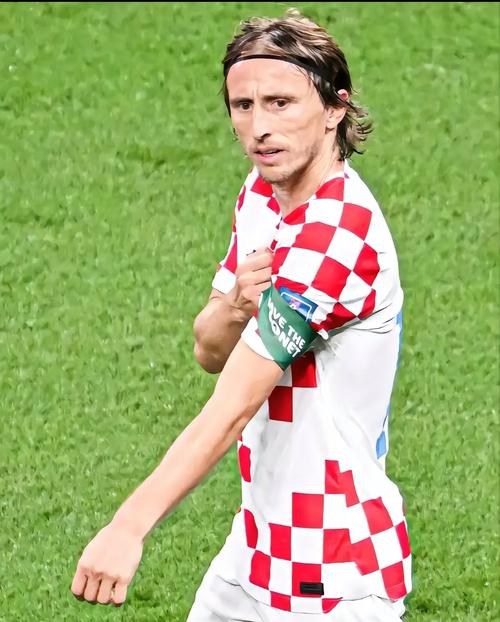 斯基拉：桑托斯在推进内马尔的续约，俱乐部有信心留下他