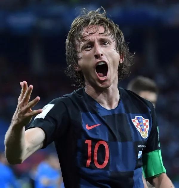 湖人伤病报告：詹姆斯出战成疑，东契奇不在内，斯玛特缺席