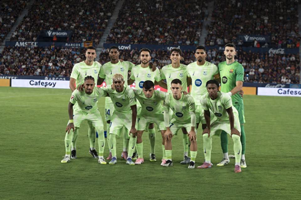 那不勒斯1-1爆冷，亚特兰大4-0大胜三连胜，拜仁客场险胜只赢一个